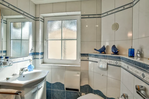 Erstes Badezimmer im Erdgeschoss